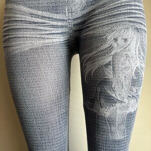 Stylish Gray Jeggings with Artistic Print